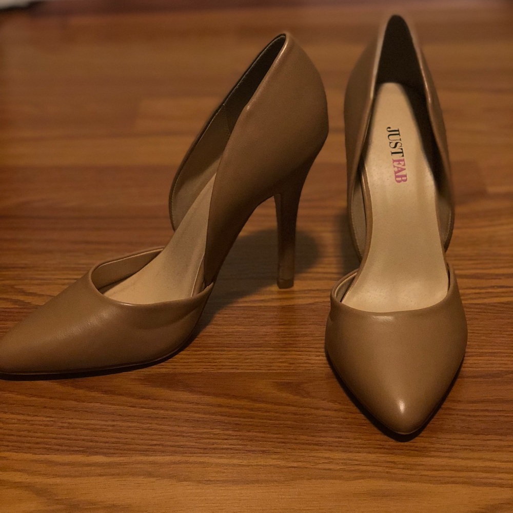 Just Fab nude pumps !